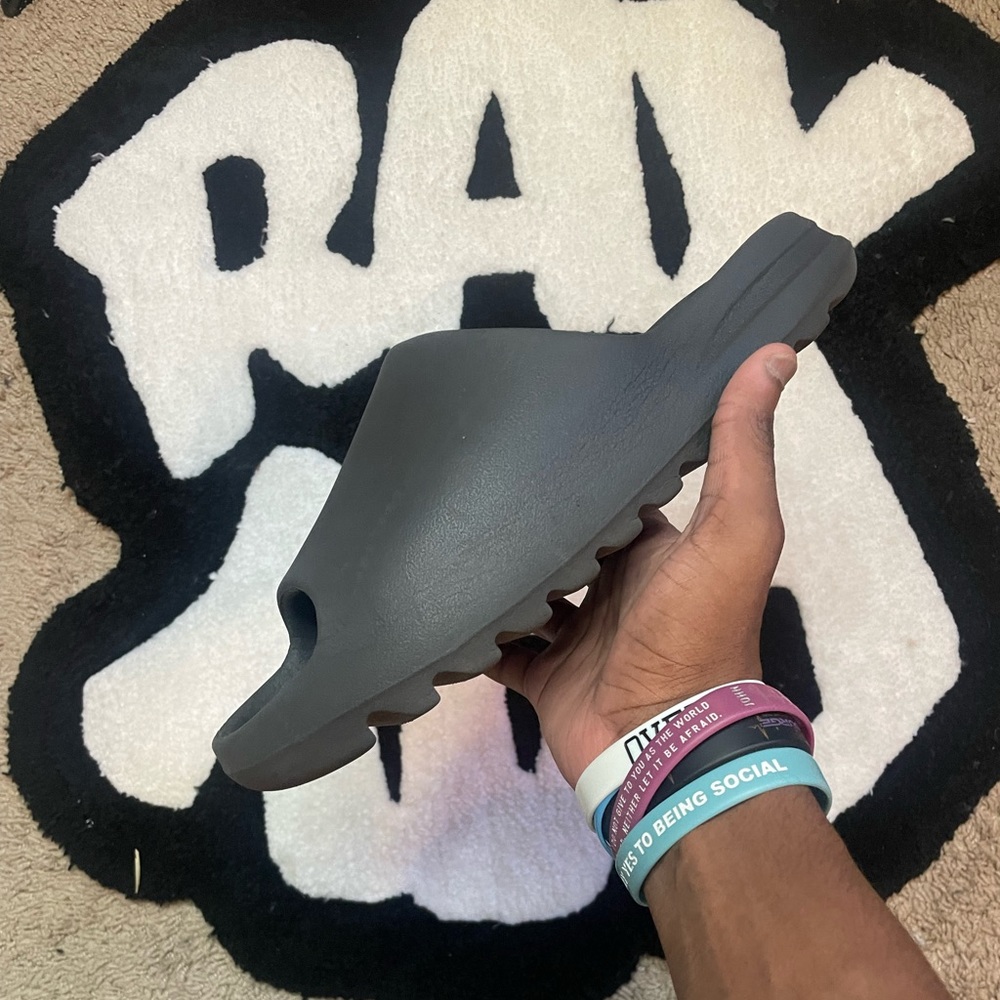 Onyx Yeezy Slides Size 11
